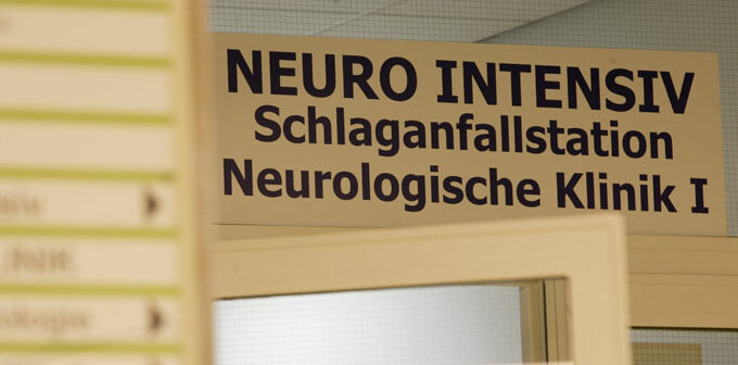 Auf einer Stroke Unit werden Schlaganfallpatienten in der ersten Phase nach der Erkrankung intensiv betreut und behandelt.