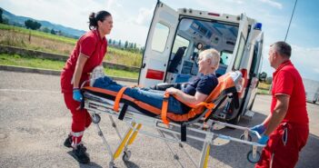 Zusatzbezeichnung Notfallmedizin: Die wichtigen Qualifikationen für Notärzte ( Foto: Shutterstock- Riccardo Piccinini )