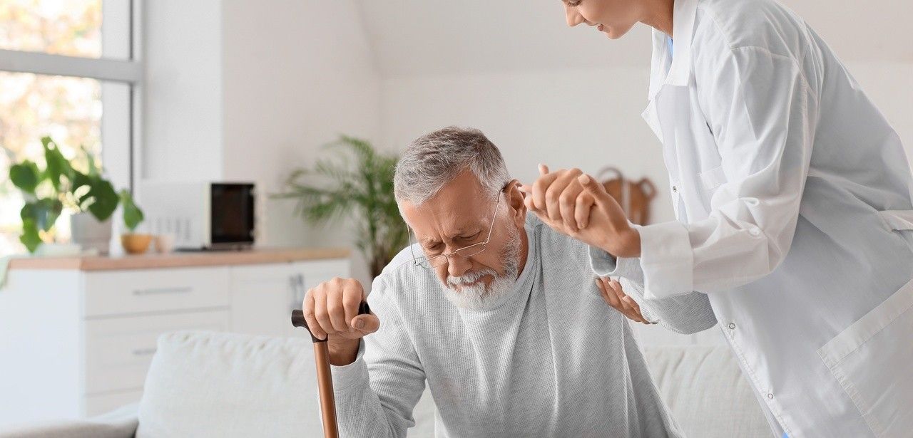 Gehtraining zur Behandlung der Schaufensterkrankheit: Risikoarmer Ansatz mit selbstständiger (Foto: AdobeStock - Pixel-Shot 689890131)